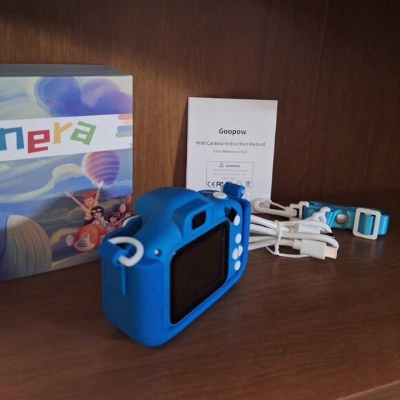 NIP Kids Digital Camera and Video Recorder w/ Soft Cartoon Cover and 32g SD Card - Picture 3 of 6